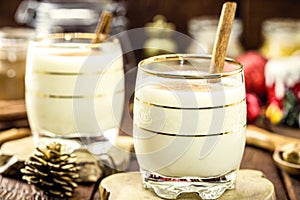 Hot eggnog typical of Christmas, made at home all over the world, based on eggs and alcohol, called eggnog