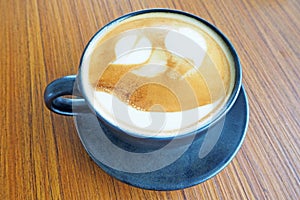 Hot latte art coffee, tree leaf style