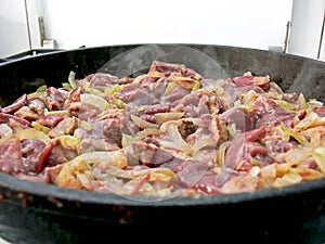 Hot liver with onion