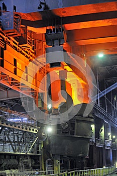 Hot molten steel