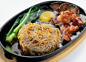 Hot plate spicy sizzling noodle chinese style
