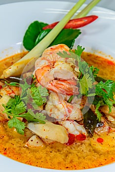 Hot and spicy sour prawn soup