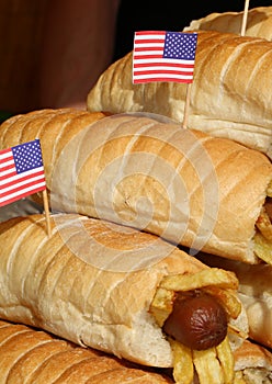 Hotdogs with chips and soft bread pudding with American flag