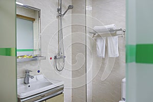 Struttura che fornisce servizi di alloggio toilette esempio 