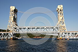 Houghton-Hancock Bridge in Daytime