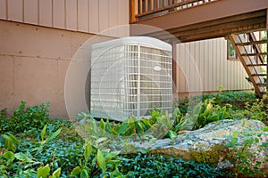 House air conditioning and heating unit