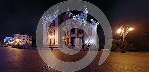 The House with chimeras