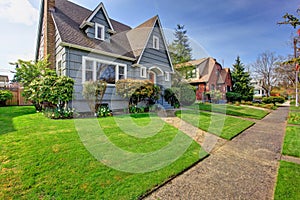 House exterior with curb appeal