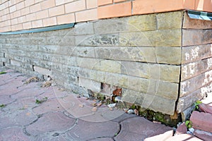 House foundation wall damage repair. Repair house damaged foundation, foundation cracks