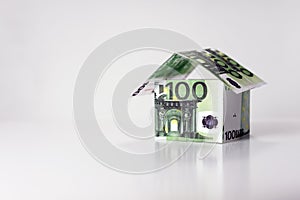House made from 100 Euros banknotes