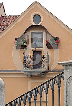 House with Virgin Mary picture