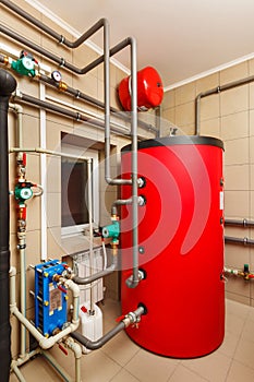 Household boiler house with heat pump, barrel; Valves; Sensors a