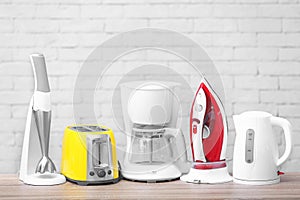 Household and kitchen appliances