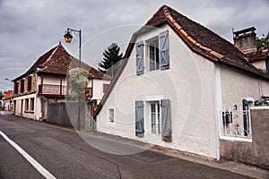 Houses of Arthez-de-BÃ©arn literally Arthez of BÃ©arn, along the route of Chemin du Puy