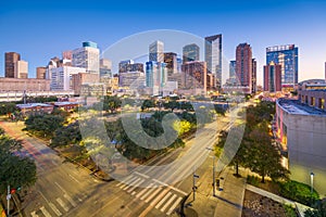 Houston, Texas, USA downtown park and skyline