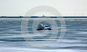 Hovercraft (aircushion vessel) among spring unreliable ice