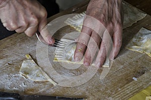 How to close the stuffed pasta