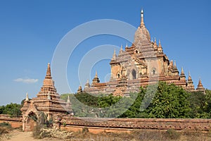 Htilominlo temple, Brick temples in Bagan