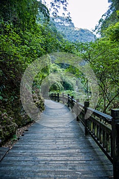 Hubei Yiling Yangtze River Three Gorges Dengying Xia in the `Three Gorges people` stream people