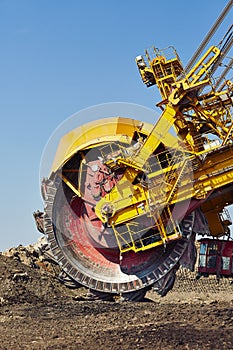 Huge mining machine