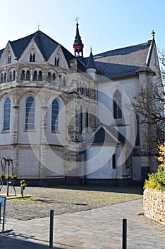 huge old chruch in MÃ¼nstermaifel with the tiny side chapel