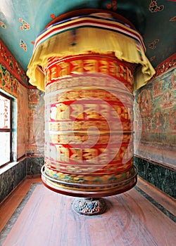 Huge rotating praying drum in Boudha Nath