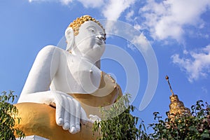 Huge Thai Buddha statue white and gold