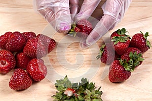 Hulling strawberries