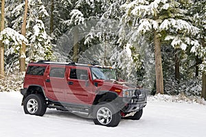 Hummer H2 in the snow