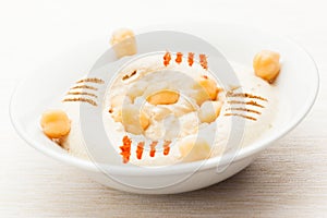 Hummus Labneh Bi Toum