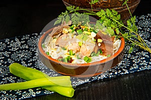 Hunan Hengyang special snack -- three fresh rice noodles in jar Street