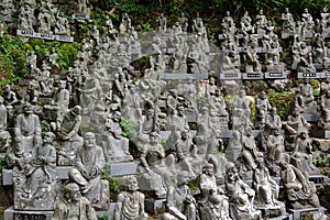 Hundreds of Buddha statues of Japanese style.