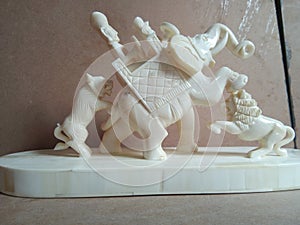 Hunting bone elephant and Tiger