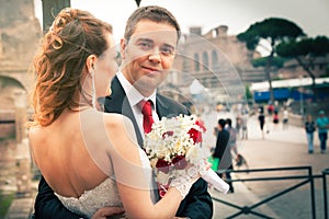 Husband and wife. Newlyweds in the city.