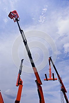 Hydraulic Cranes With Cherry Picker Basket