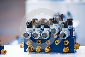 Hydraulic distributor device. Solenoid valves