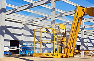 Hydraulic mobile construction platform