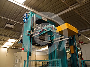 Hydraulic pneumatic packaging machine photo