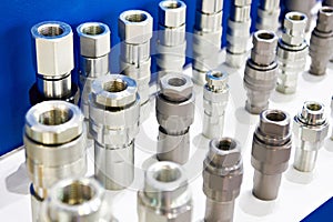 Hydraulic quick couplers