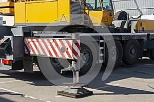 Hydraulic support of the truck crane. Hydraulic support for heavy duty construction crane