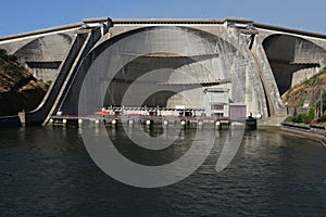 Hydroelectric dam