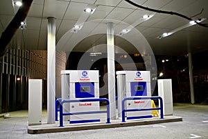 Hydrogen fueling station