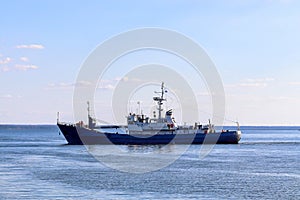 Hydrographic vessel maneuvers, haze at Baltic sea