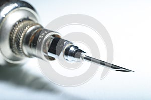 Hypodermic needle