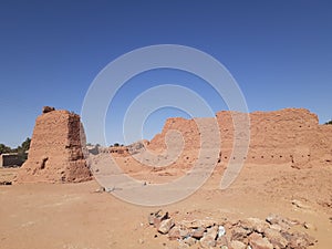 I have a picture of a historical landmark in the desert of Algeria, exactly the Thala Palace