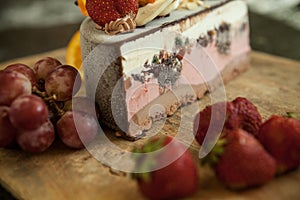 Ice cake. Strawberries and grapes