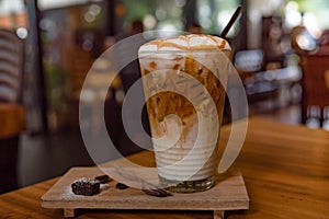 Ice caramel macchato