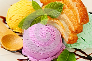 Ice cream with puff pastry biscuit