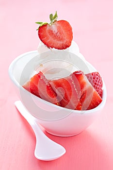 Ice cream with strawberries