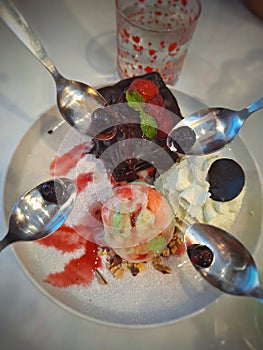 Ice cream, a very delicious dessert.  Suitable for everyone to eat during various festivals.